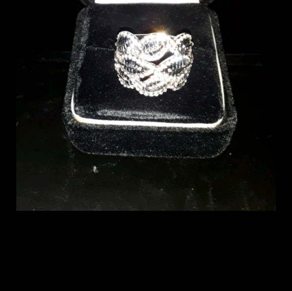 Silver Leaf Cocktail Ring with Zircon Stones - Picture 3 of 4